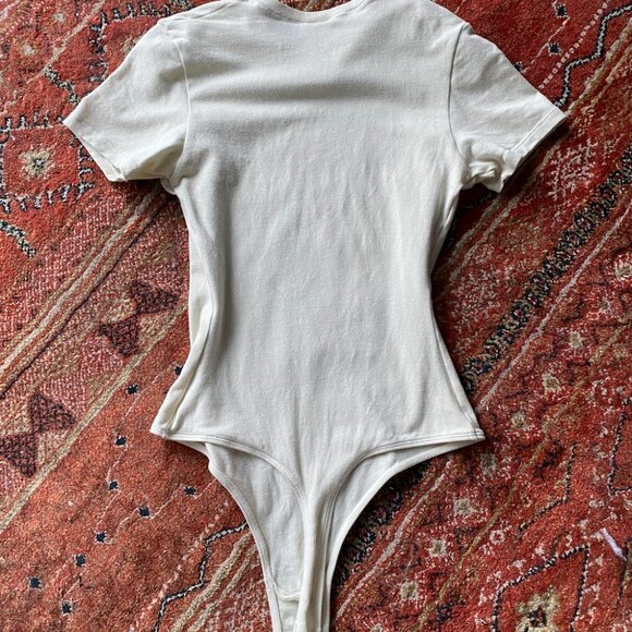 SKIMS Cotton Jersey T-Shirt Bodysuit - Picture 6 of 6